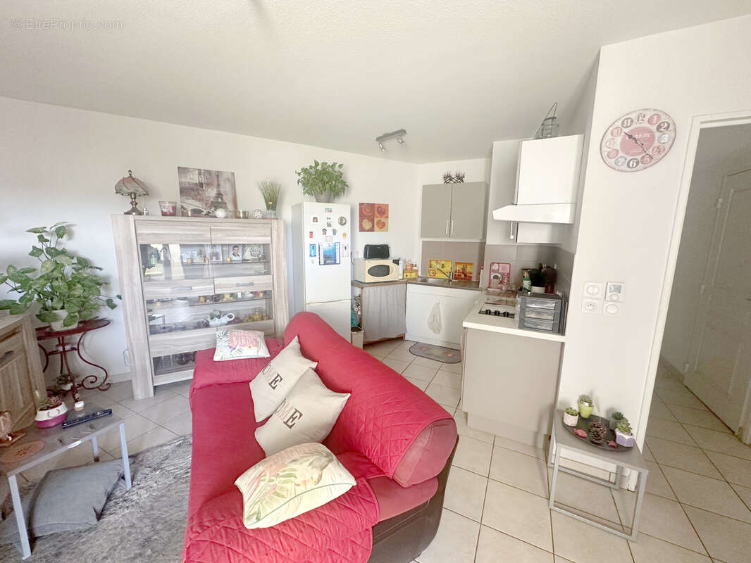 Rare à la vente appartement T2 de 41m2 proximité immédiate du port de la Seyne sur Mer - photo 2