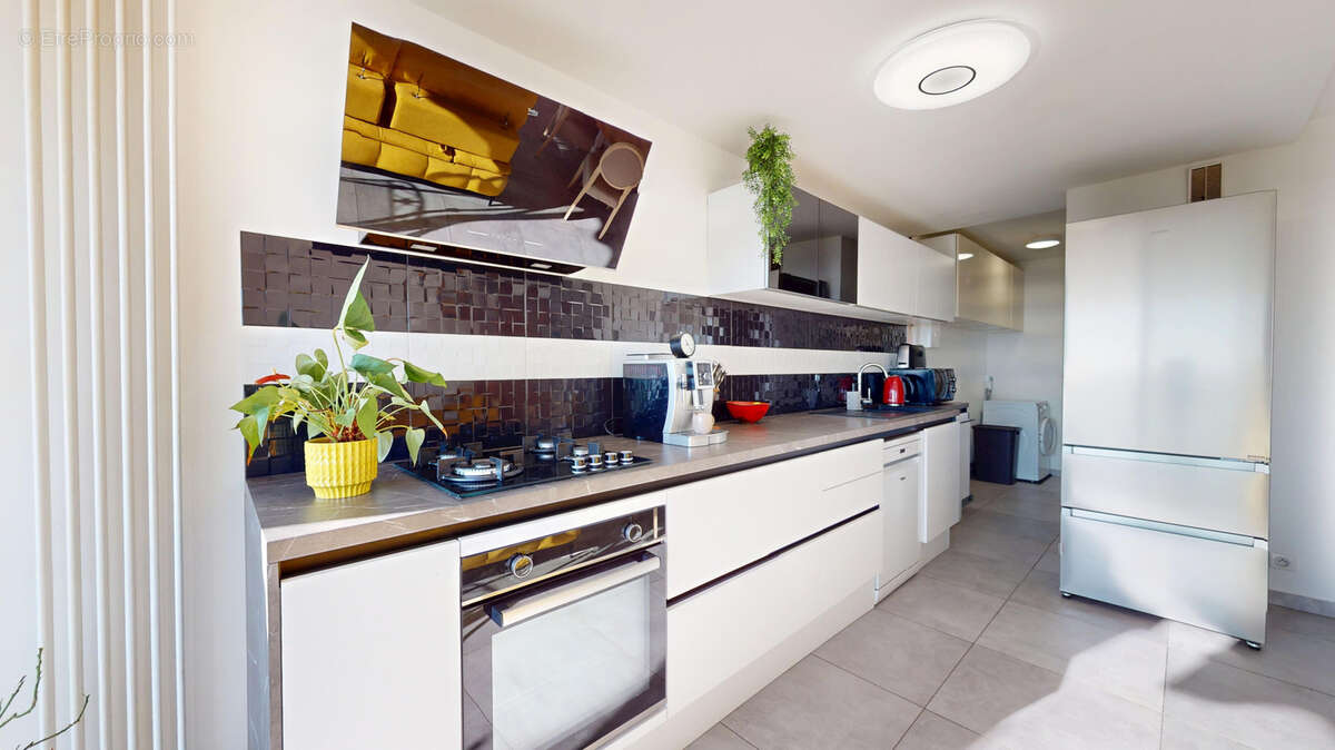 Appartement à VALLAURIS