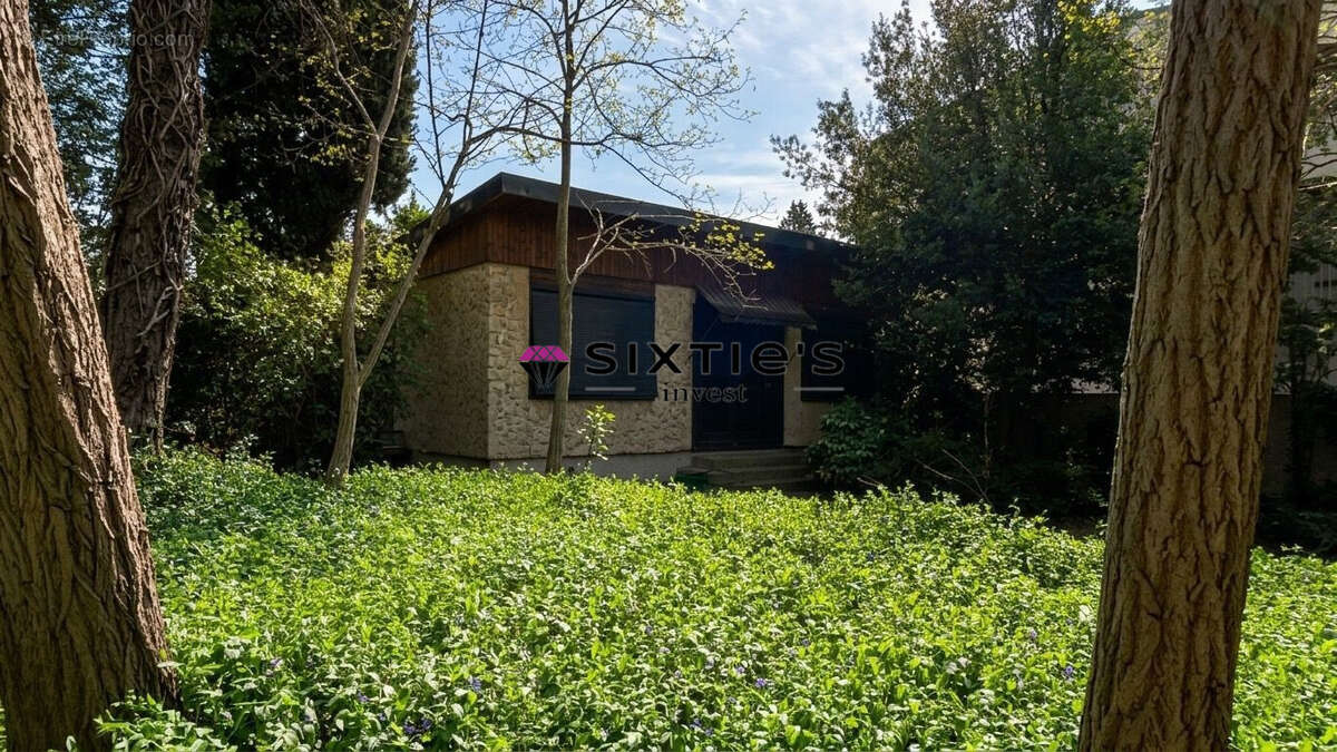 Terrain 705 m² à Conflans-Sainte-Honorine  - photo 3