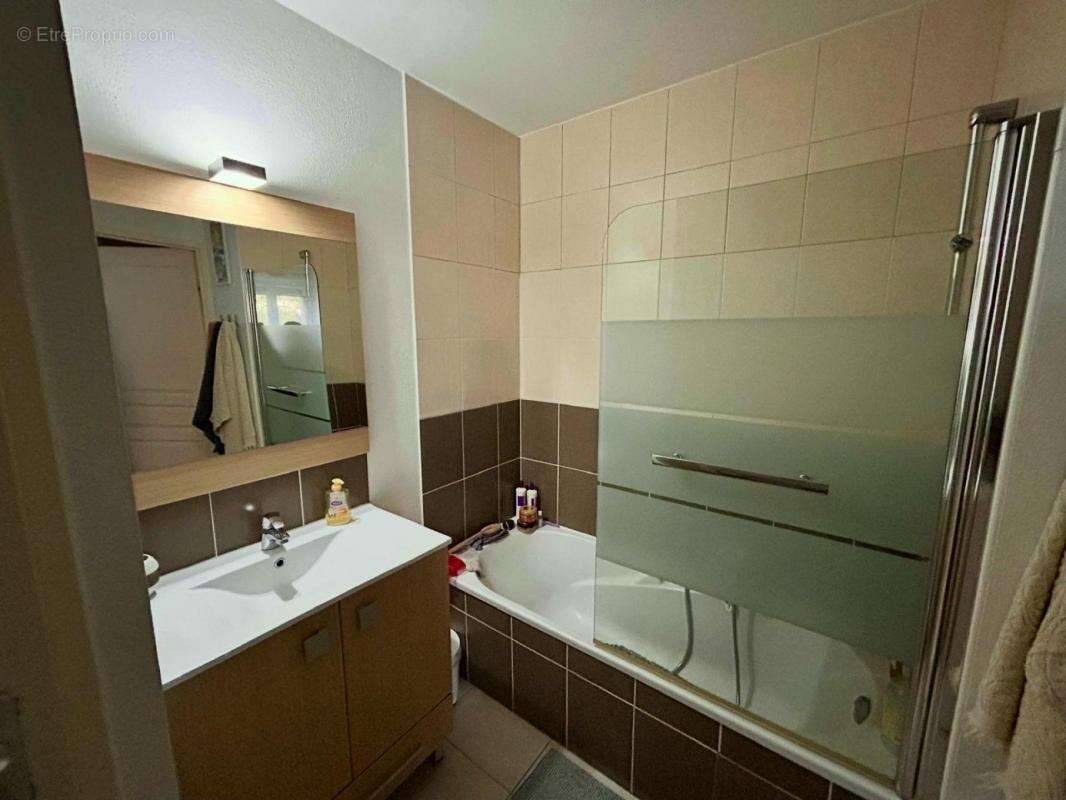 Appartement à COGOLIN