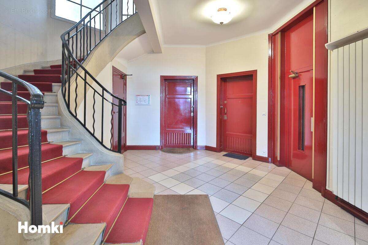 Appartement à LA GARENNE-COLOMBES