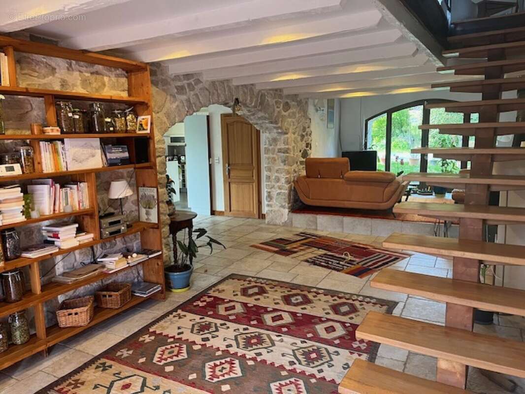 Maison à MINZIER