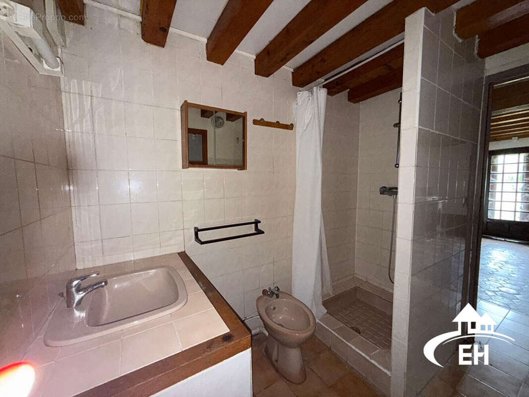 Maison à LA FERTE-FRENEL