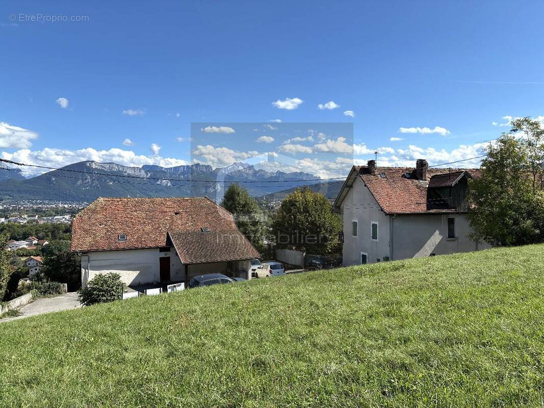 Appartement à POISY
