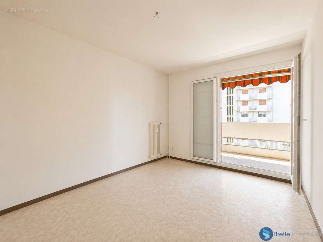 Appartement 4 pièces de 80 m2   La Rode - photo 10
