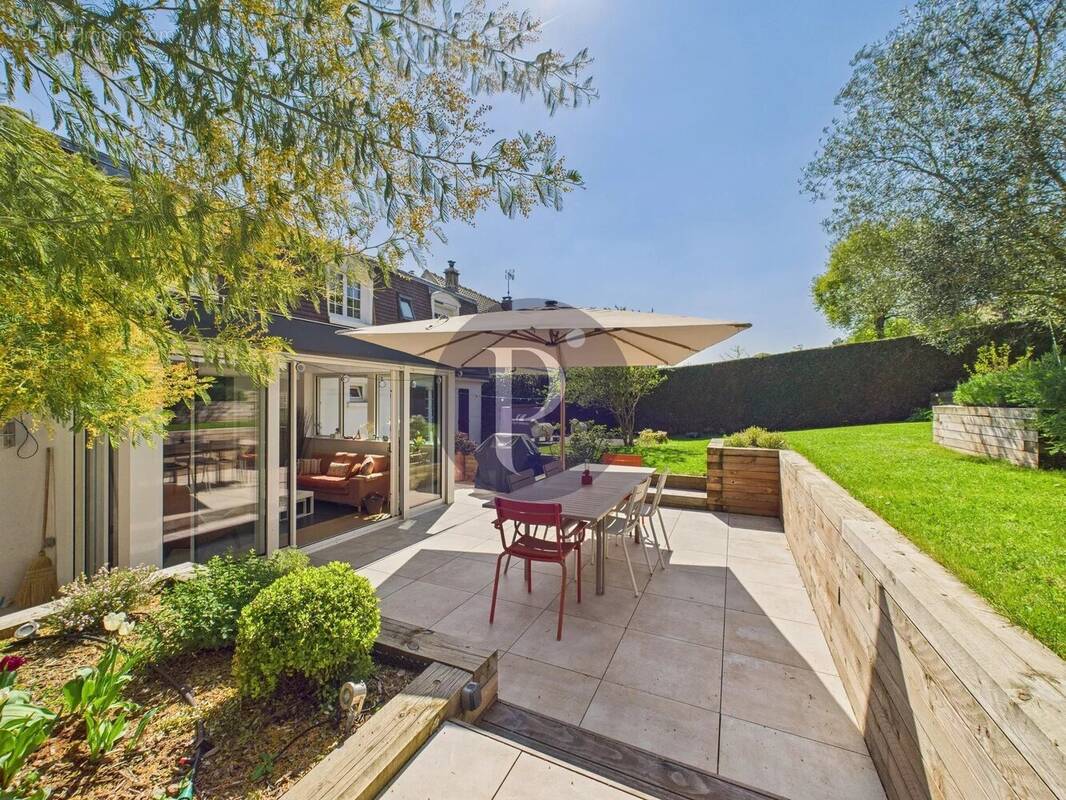 Maison à VERRIERES-LE-BUISSON