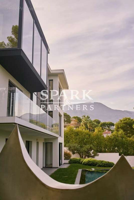 Maison à ROQUEBRUNE-CAP-MARTIN