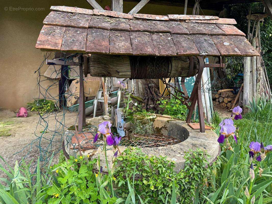 Maison à SAINT-CAPRAISE-DE-LALINDE