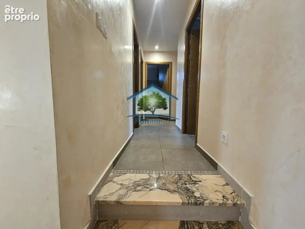 L'ISLE D'ABEAU, ensemble immobilier de deux villas avec piscine. - photo 9