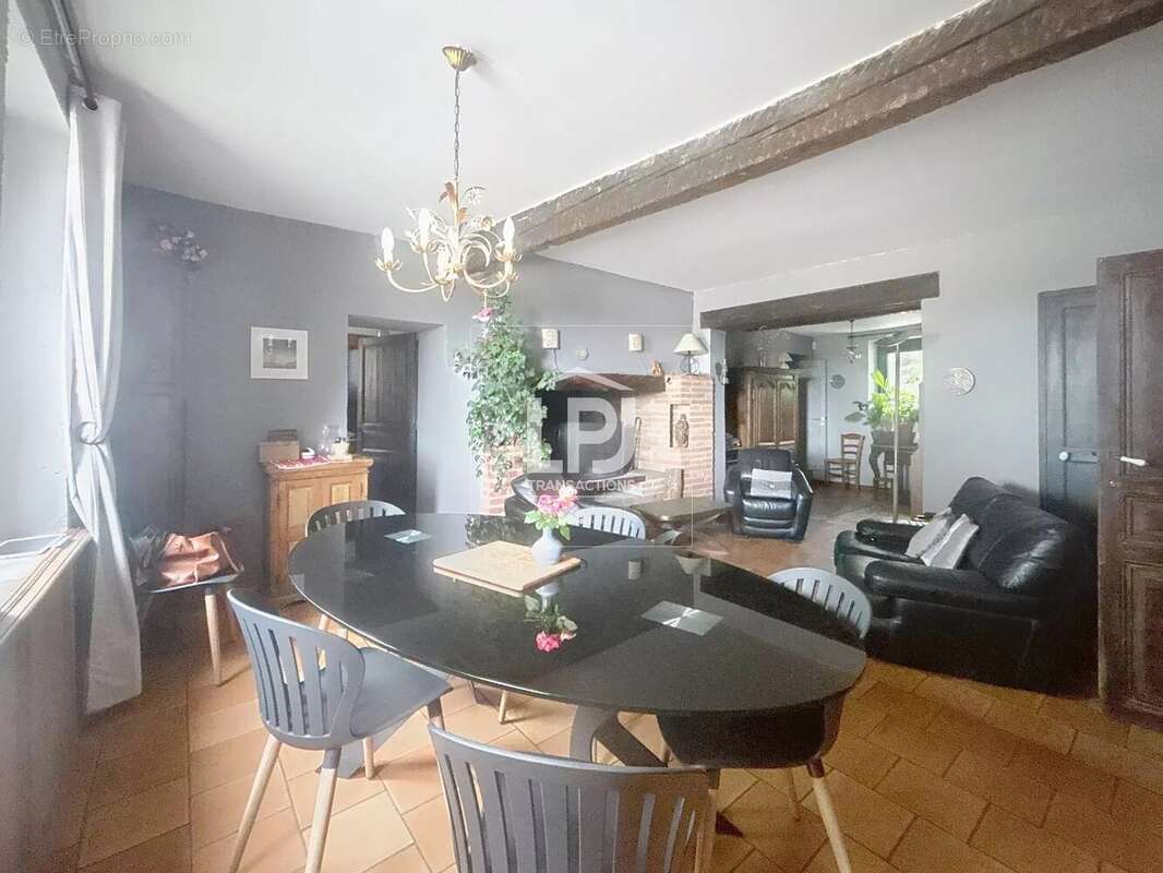 Maison à SAINTE-FOY-D&#039;AIGREFEUILLE