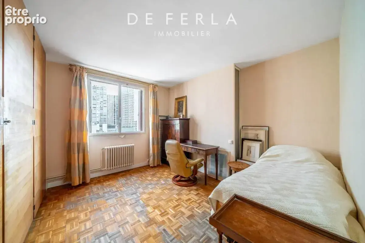 Appartement familial à rénover avec balcon - Paris XV - photo 9