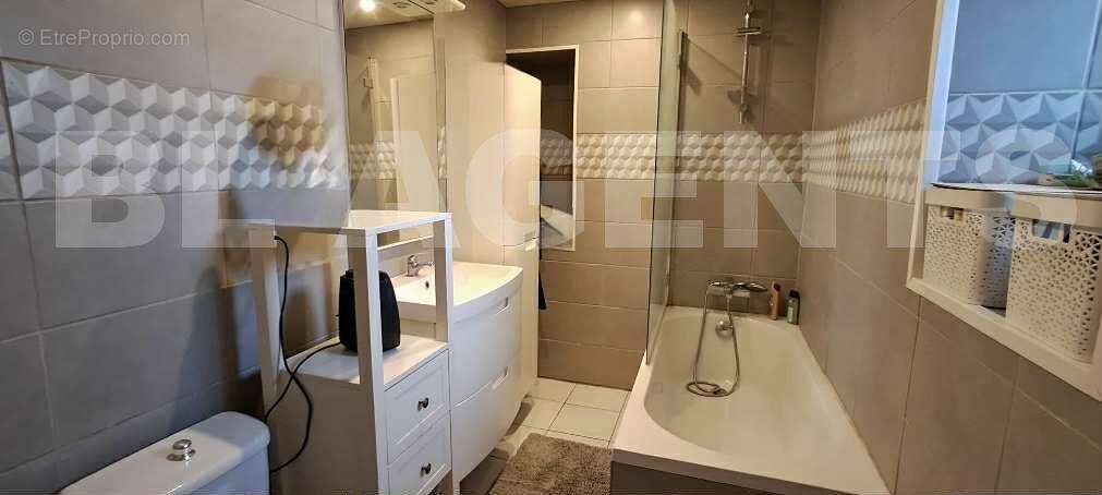 Messenger_creation_C30D06E9-AFD5-4167-8021-804236D73778 - Maison à VILLERS-CERNAY