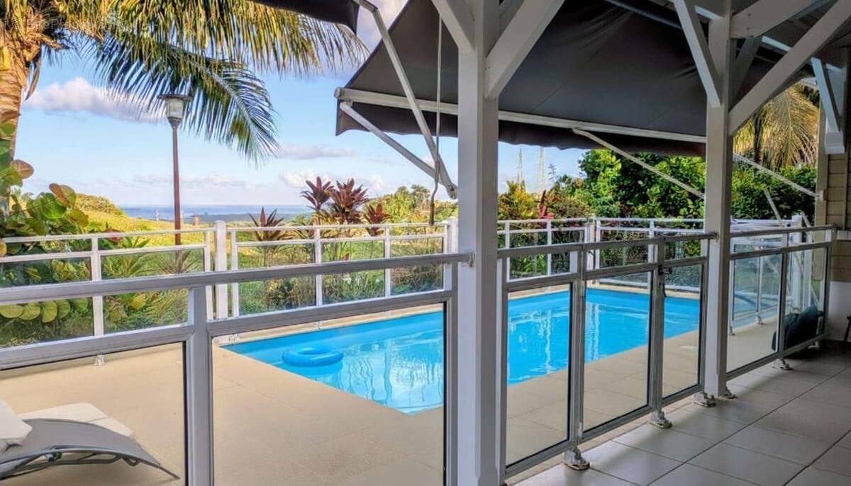 Maison à SAINTE-ROSE