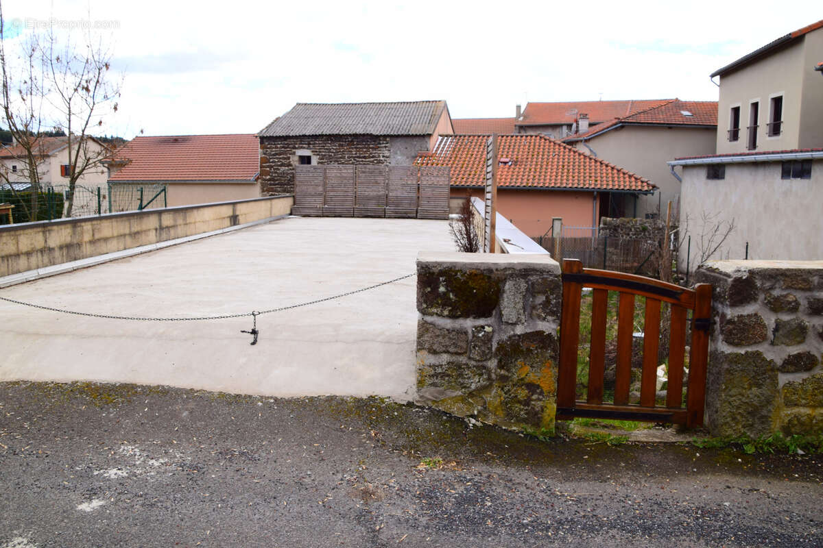 Maison à COUCOURON