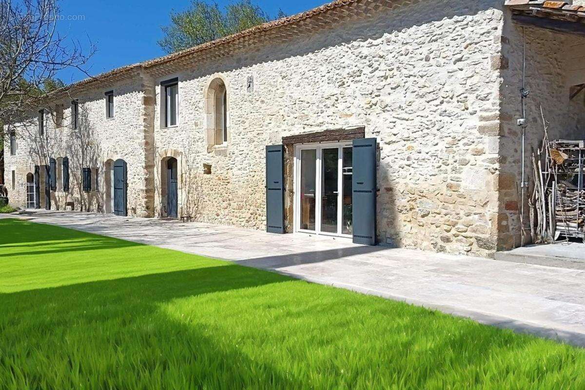 Maison à CADEROUSSE