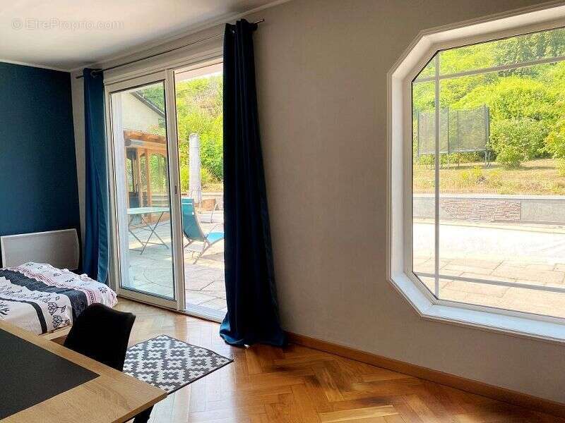 Maison 139 m² à Vaux-Devant-Damloup  - photo 3