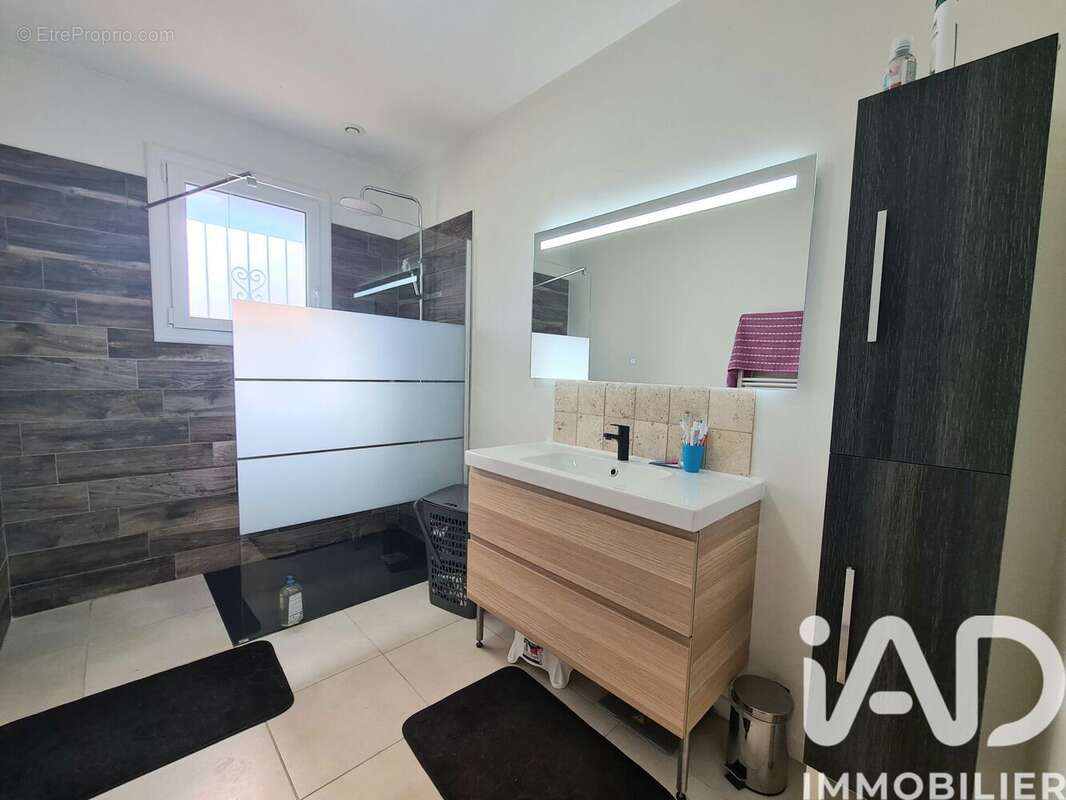Maison 97 m² à La Ville-Dieu-Du-Temple  - photo 9