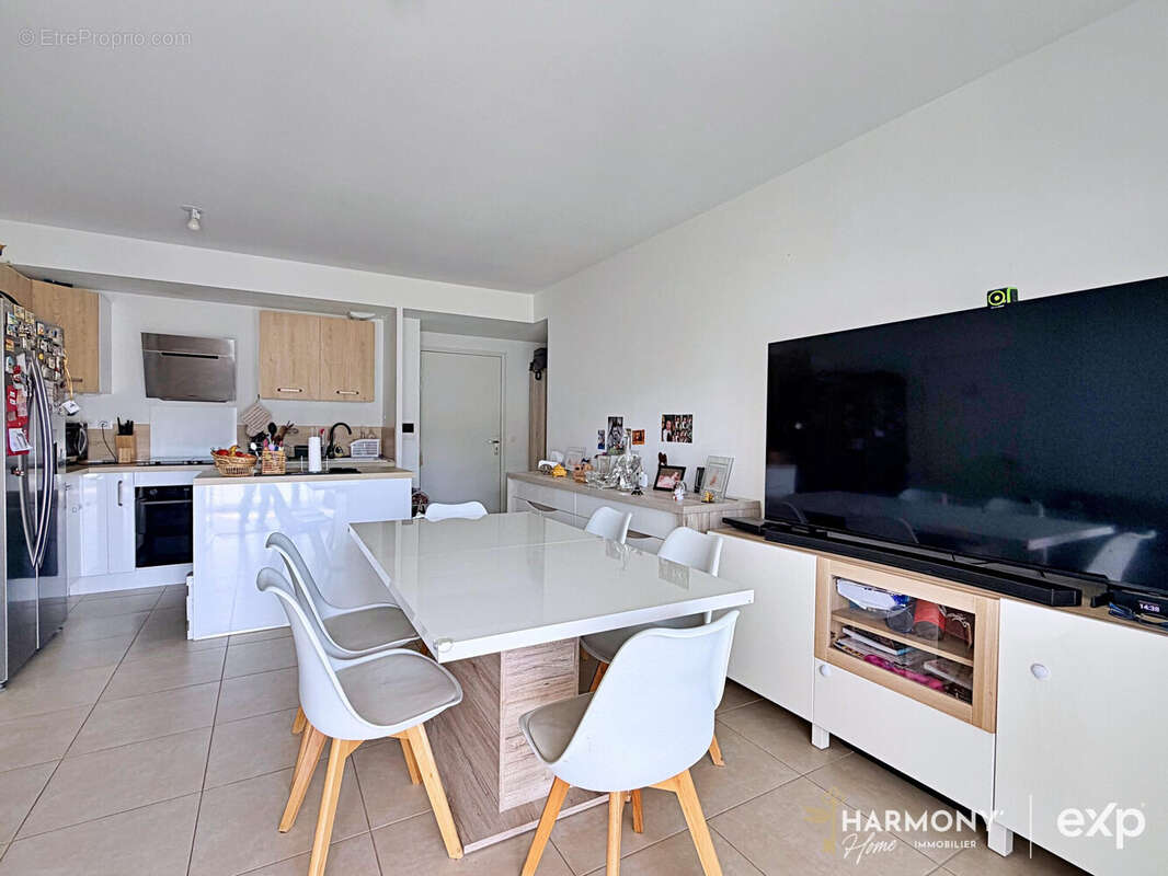 Appartement 76 m² à Marseille-11e  - photo 4