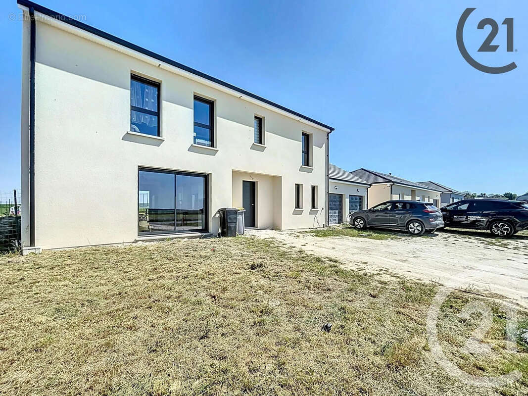 Maison à PRUNAY-BELLEVILLE