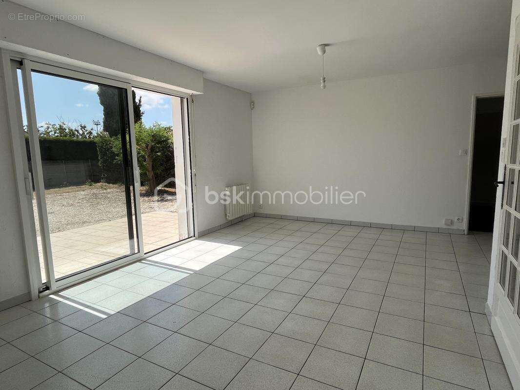 SAUJON  -  maison plain-pied 91 m2 sur terrain clos 560 m2 - photo 4
