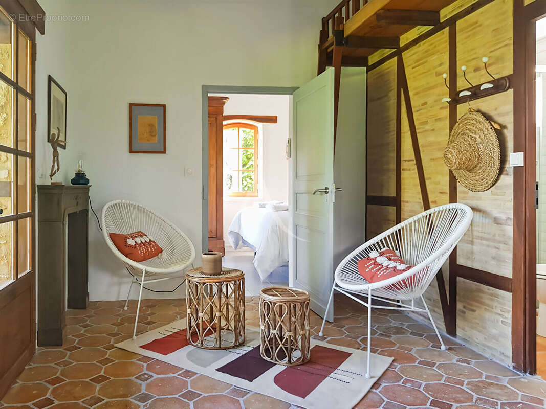 Maison à LACAPELLE-BIRON