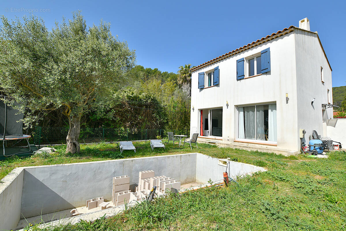 Maison à SOLLIES-PONT