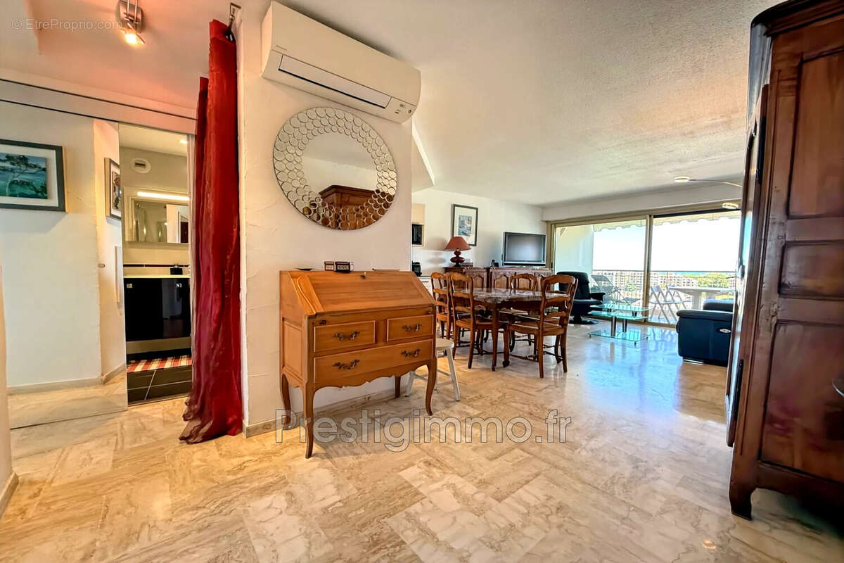 Appartement à MANDELIEU-LA-NAPOULE
