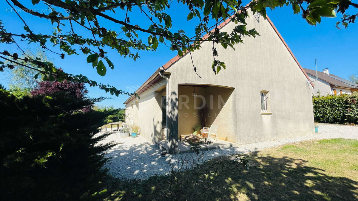 Maison à FLOGNY-LA-CHAPELLE