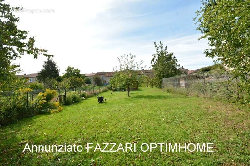 Maison à LUZY-SAINT-MARTIN