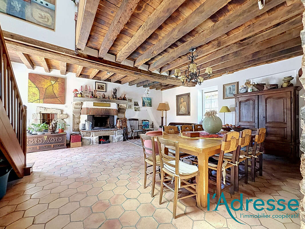 Maison en pierre 100 m², 3 chambres, 53300 SAINT LOUP DU GAST - photo 2