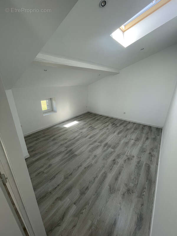 Appartement à UNIEUX