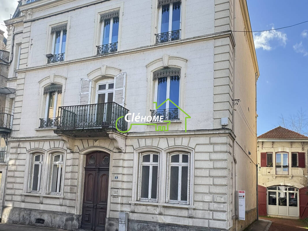Appartement à L'ARBRESLE