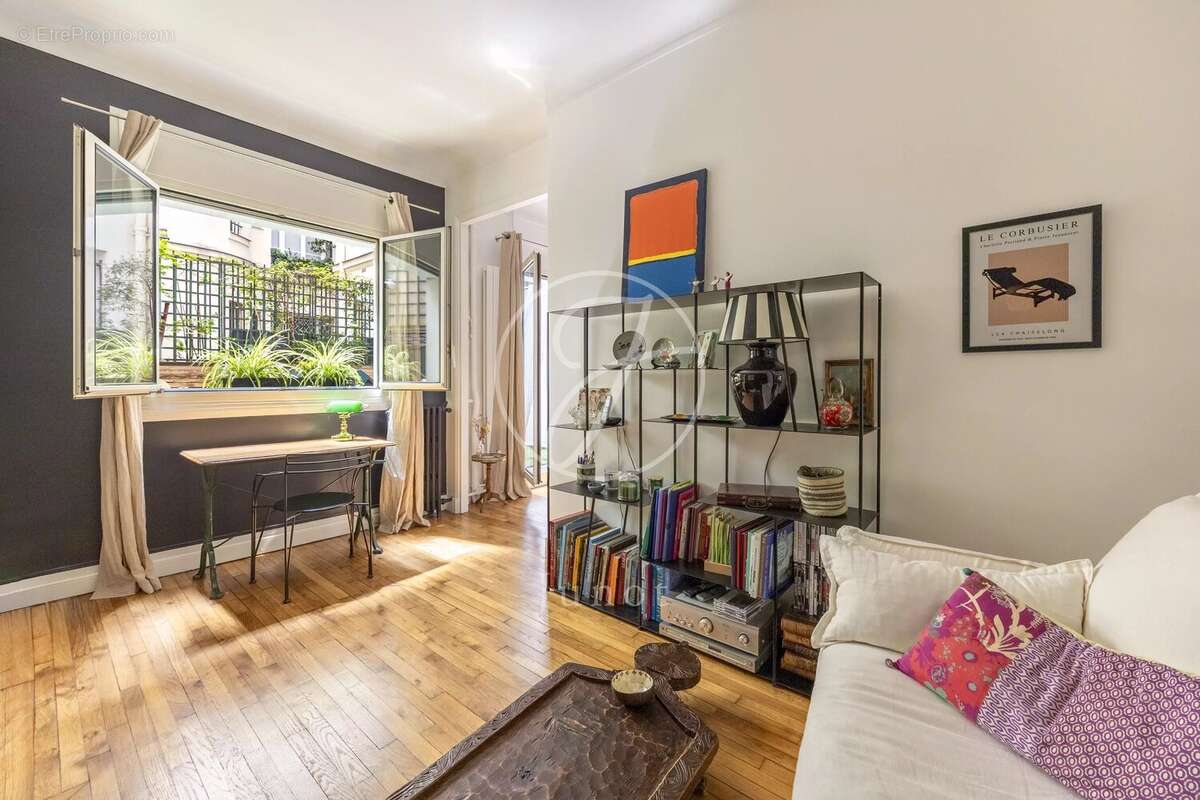 Appartement à PARIS-7E