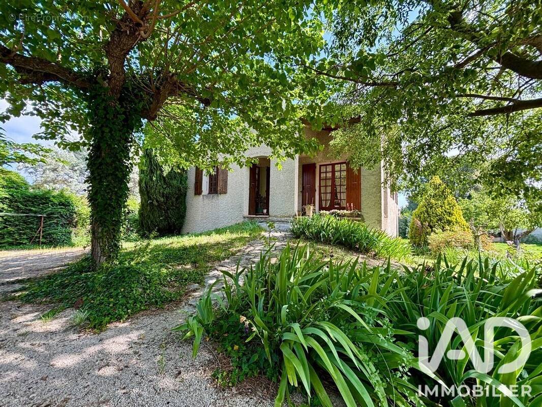 Photo 1 - Maison à SAINT-SATURNIN-LES-AVIGNON