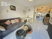 Belle pièce de vie - Appartement à LE TAILLAN-MEDOC