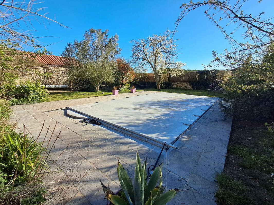 Maison à NEUVILLE-DE-POITOU