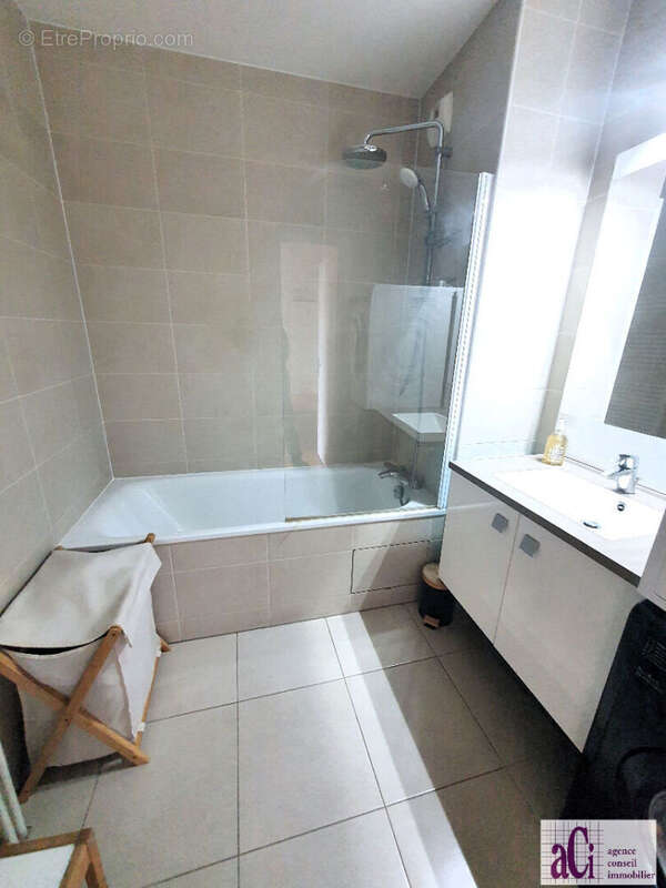 Appartement à L&#039;HAY-LES-ROSES