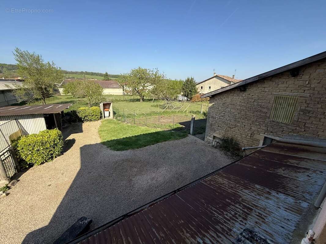 Appartement à SENOZAN