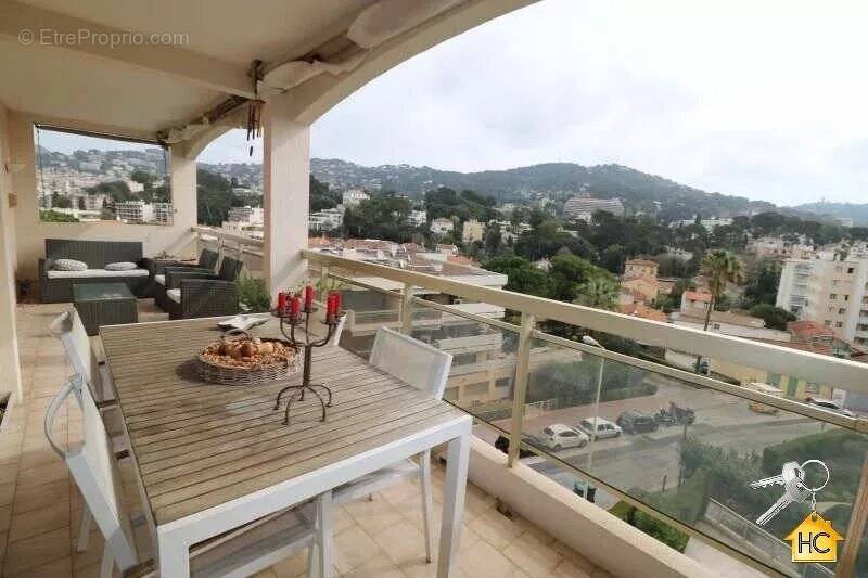 Appartement à LE CANNET