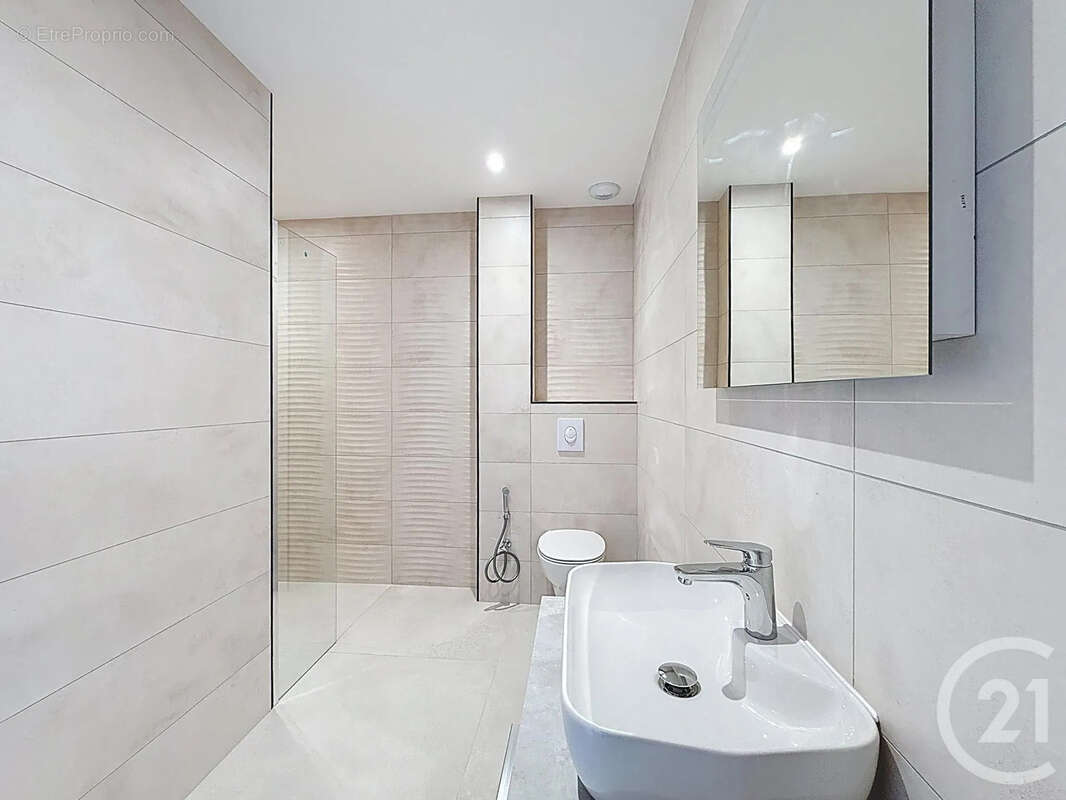 Maison à SAINT-JULIEN