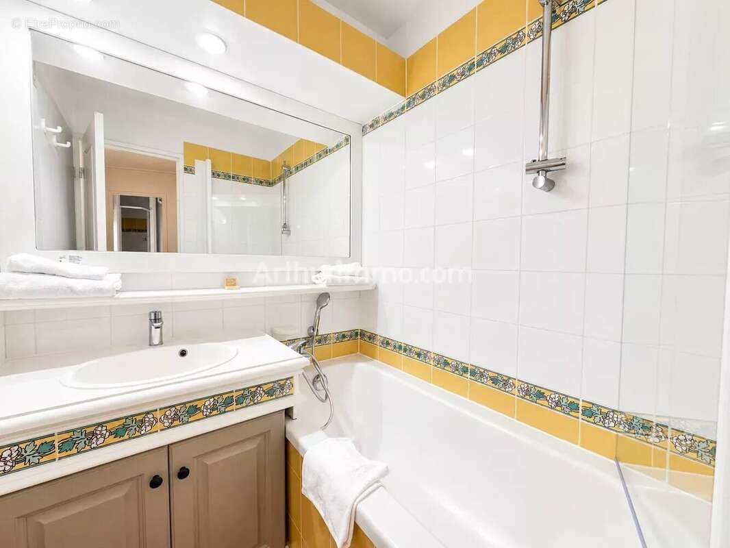 Appartement à LES ISSAMBRES