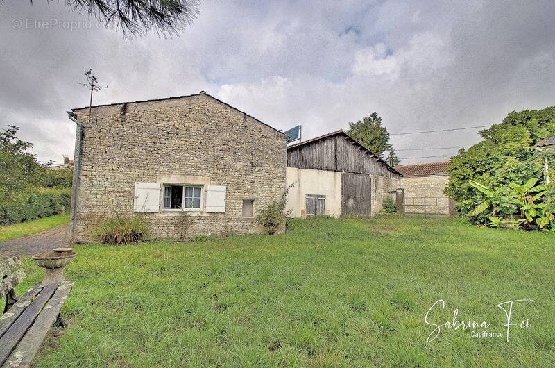 Maison à SAINT-MEDARD-D'AUNIS