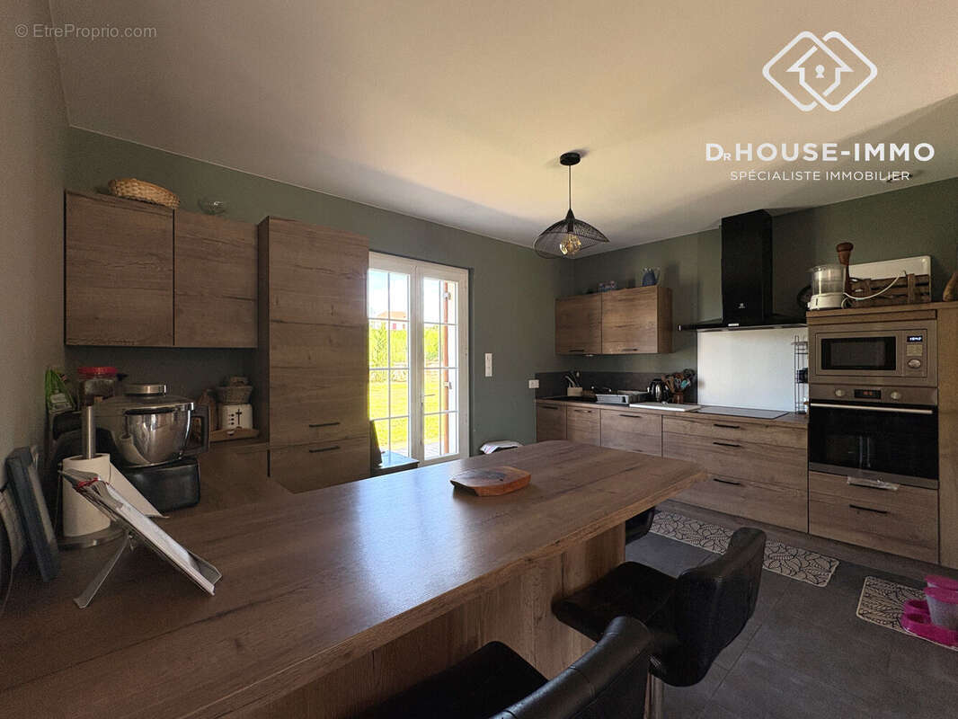 Maison 140 m² à Bourdeilles  - photo 4