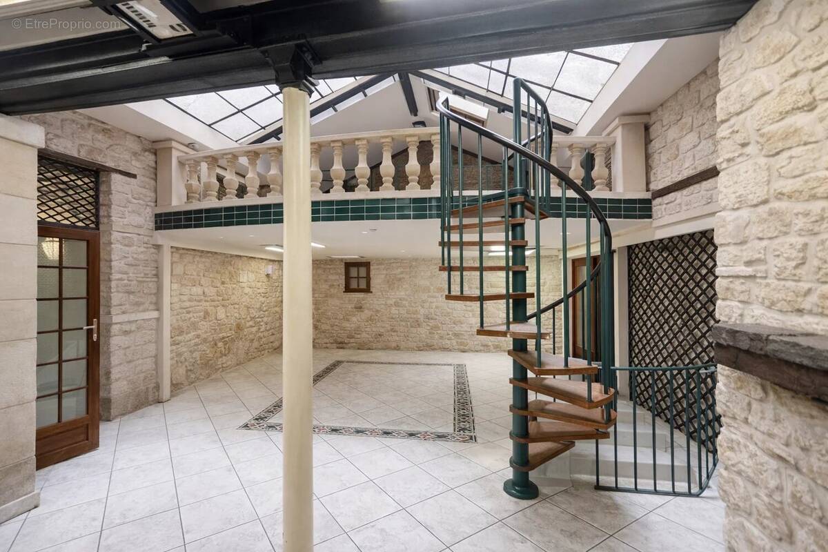 Appartement à PARIS-10E