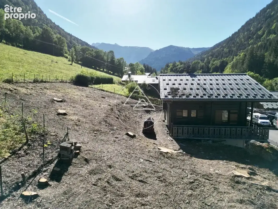 Charmant chalet 4 chambres à rénover dans la Vallée de la Manche, Morzine - photo 2