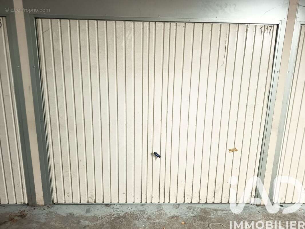 Photo 4 - Parking à MONTREUIL