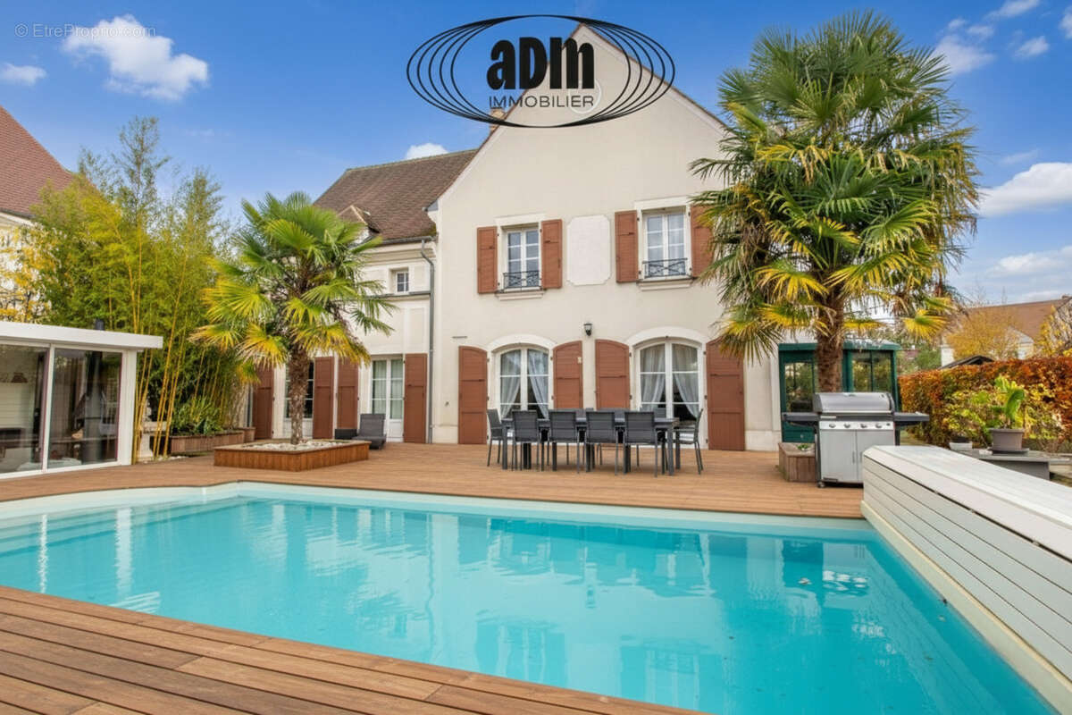 Maison à BAILLY-ROMAINVILLIERS