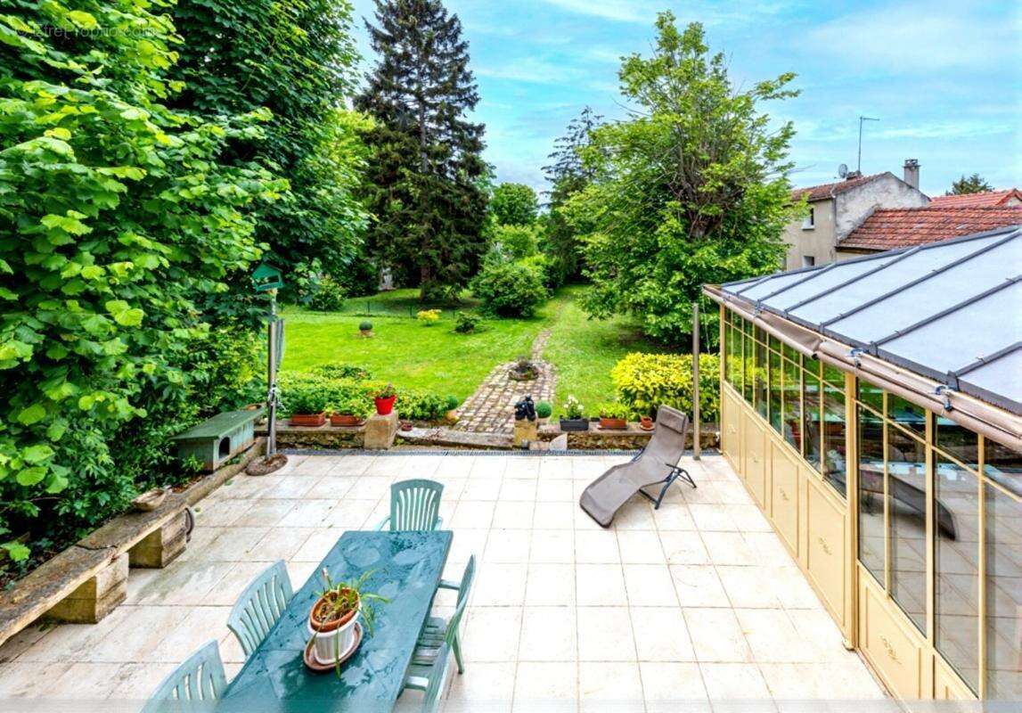 Maison 8 pièces de 235 m² habitables avec jardin et garage à vendre à Triel sur Seine (78) - photo 6