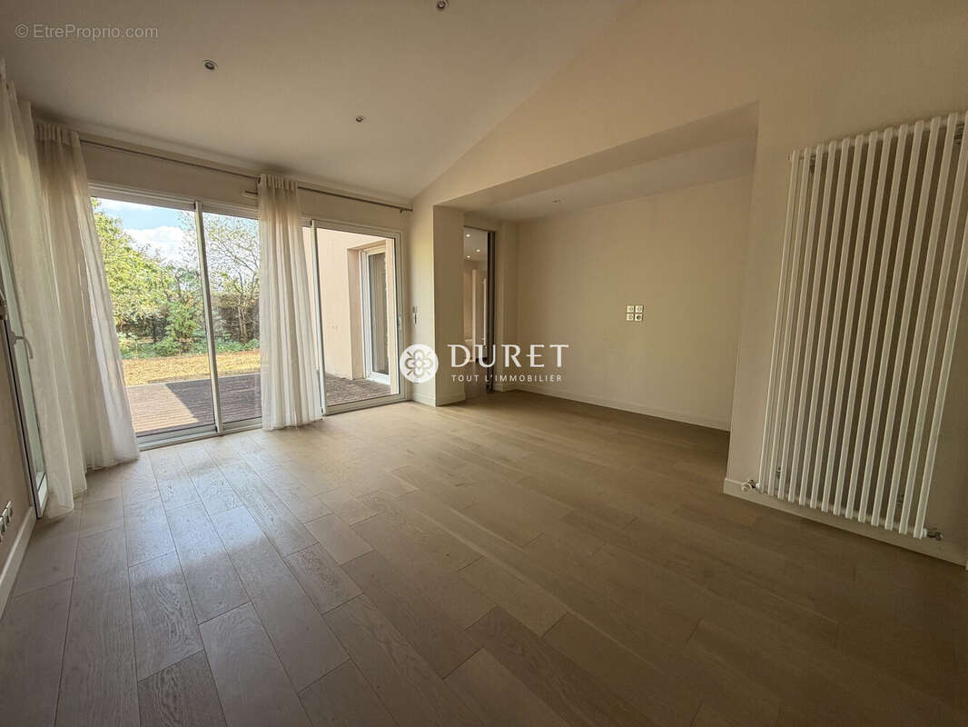 Maison 232 m² à La Bruffiere  - photo 6