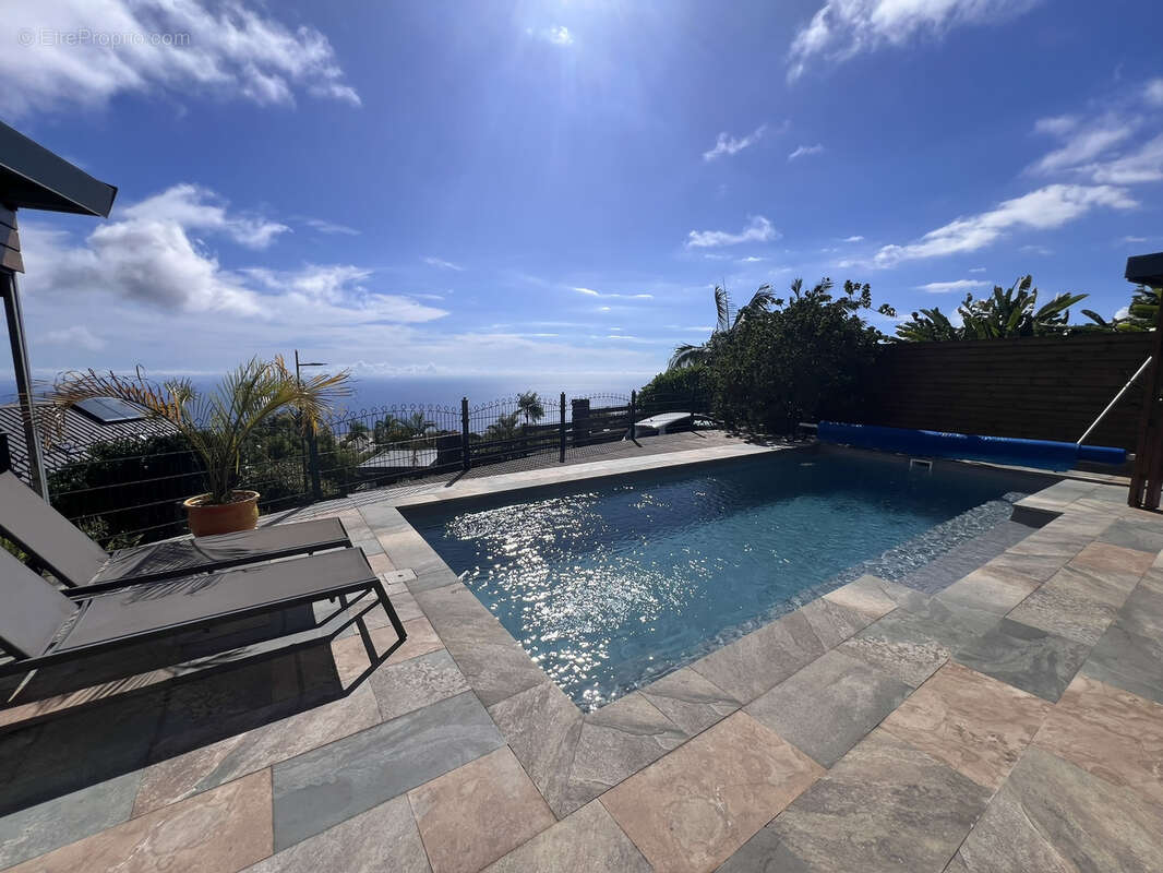 Maison à LES TROIS-BASSINS